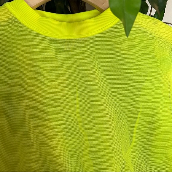 ALO Yoga Row Neon Yellow Long Sleeve Cropped Top - Picture 3 of 10